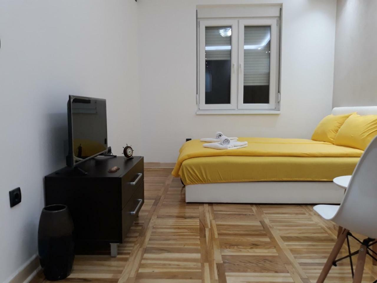 Sweet Yellow Apartment Beograd Ngoại thất bức ảnh