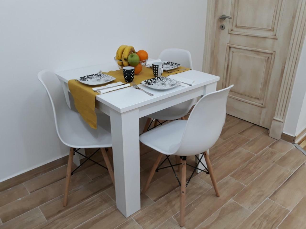 Sweet Yellow Apartment Beograd Ngoại thất bức ảnh