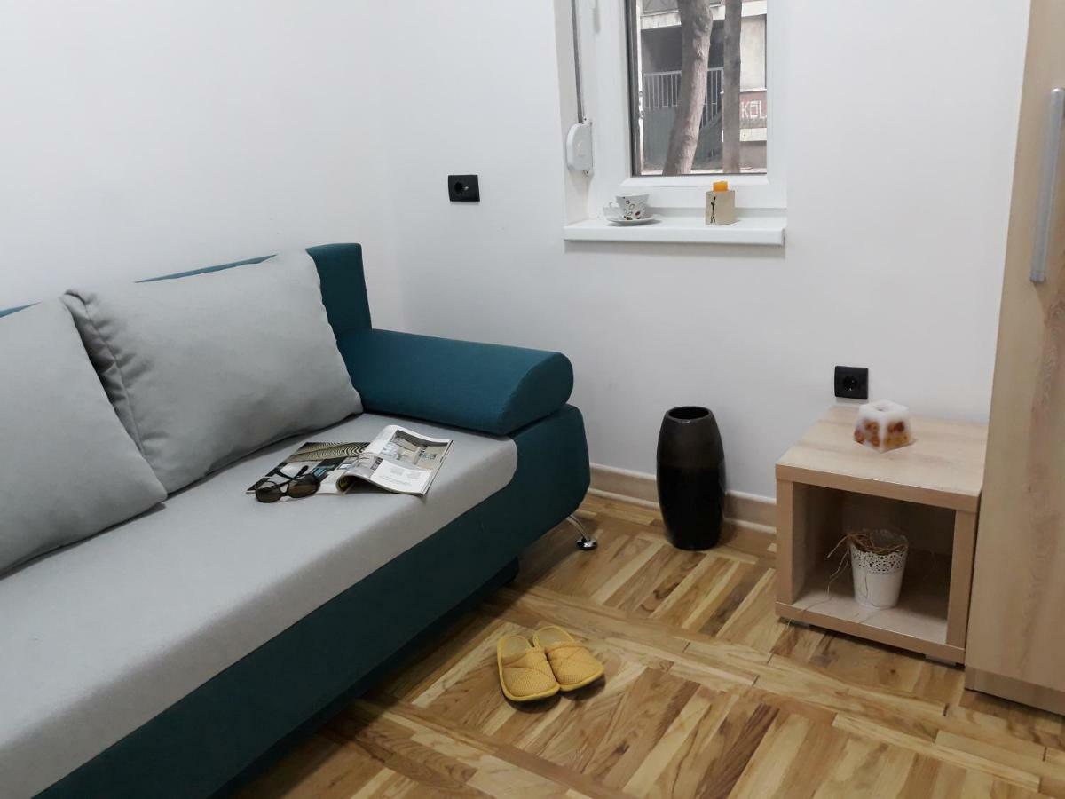 Sweet Yellow Apartment Beograd Ngoại thất bức ảnh