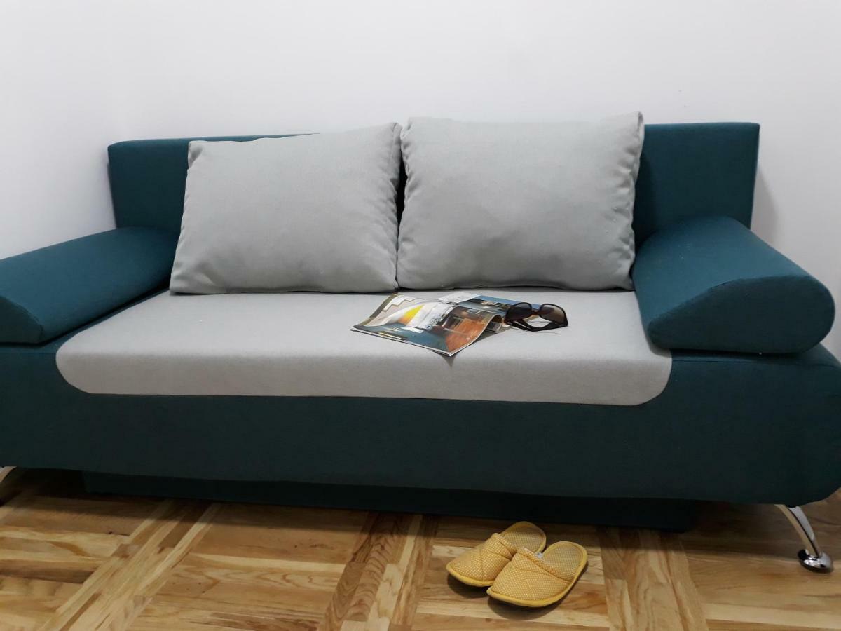 Sweet Yellow Apartment Beograd Ngoại thất bức ảnh